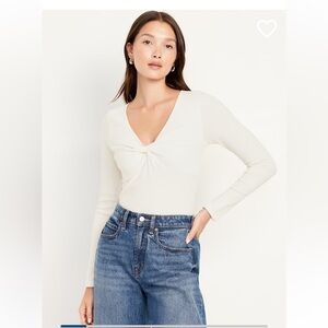 Twist-Front Ribbed Top
Size large color sea salt